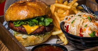 Бургер "Патиссон"+картофель фри+салат