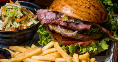 Бургер "Деревенский" + картофель фри + салат