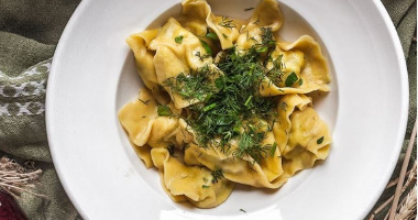 Равиоли с лососем, судаком и шпинатом