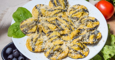 Равиоли с мраморной говядиной и грибным соусом