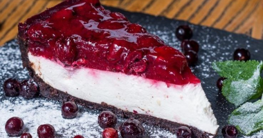 Творожный мусс с вишней