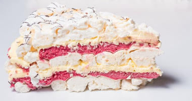 Торт-безе с малиновым зефиром