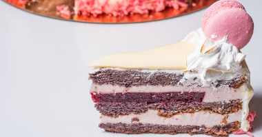 Торт "Клубнично-йогуртовый"