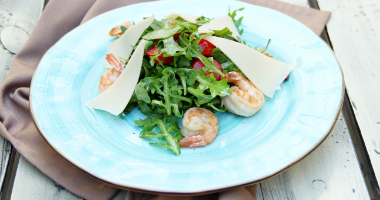 Руккола с креветками