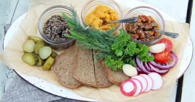 Три из домашней икры