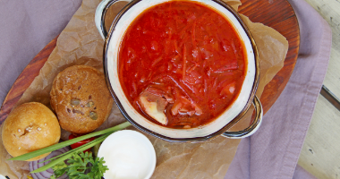 Борщ с пампушками