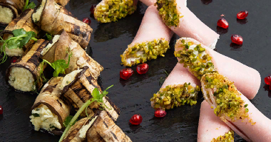 ბადრიჯნის რულონების ნაკრები ლორითა და ყველით 20 ცალი