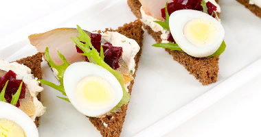 სკუმბრია და პიკელებული ჭარხალი