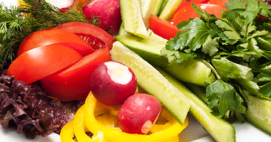 ასორტირებული ახალი ბოსტნეულით