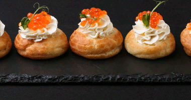 Profitrol კრემის ყველით და წითელი კავირით 10 ცალი