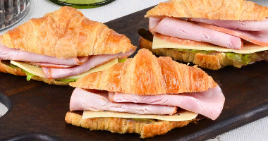 კრუიზანი Ham, Cheese და Berbe Dressing 10 Pc.