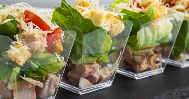 კეისრის სალათი 10 ცალი ქათმით.