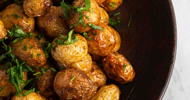 გამომცხვარი Mini კარტოფილი როზმარით