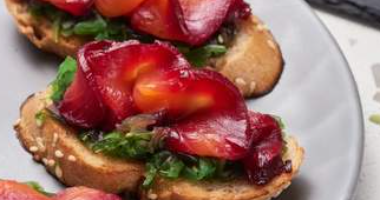 Bruschetta ორაგულის Gravlax და Chukka სალათი 10 ცალი