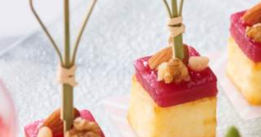 შემწვარი კანაპეები დამუშავებული ყველი ყურძნით 10 ცალი.