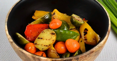 ბავშვის კარტოფილი, ტკბილი კარტოფილი, ბრიუსელის კომბოსტო, მწვანე ბარდა, ბულგარული წიწაკა, ნიორი, ზეითუნის ზეთი