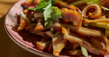 29. Салат с свинными ушами