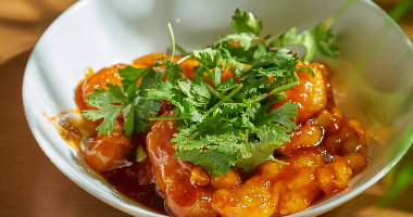 85. Курица в кисло-сладко-остром соусе с кинзой Джоу Лю