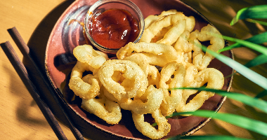 146. Кольца кальмаров в китайской панировке "Сян Су" в кисло-сладком соусе