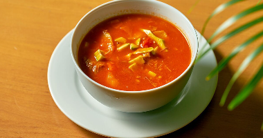 2. Суп с подчеревкой говядины и томатами