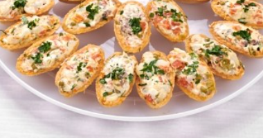 ТАРТАЛЕТКА С САЛАТОМ "ОЛИВЬЕ"