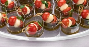 ЗАКУСКА "КАПРЕЗЕ" В ШОТЕ    ПОРЦИЯ:23ШТ