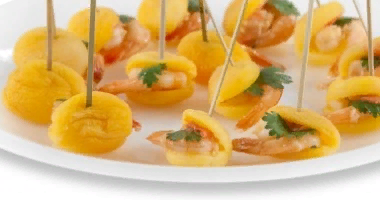 СОСТАВ:  Креветка с чесноком, имбирем и кинзой в абрикосе 14 шт