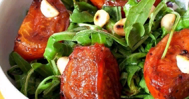 Салат из обжаренных помидоров с йогуртом