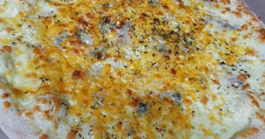 Пицца «Четыре сыра»