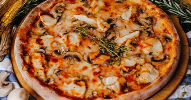 Пицца «Грибы и Курица»