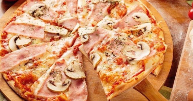 Пицца «Грибы и Ветчина»