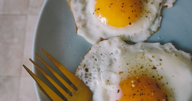 Яичница с наполнением на выбор