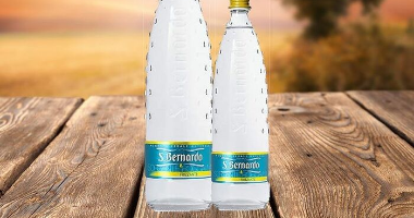 Минеральная вода (с газом/без газа), 0,33 л