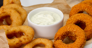 Микс из луковых и кальмаровых колец, 180 гр.