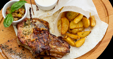 Свиная корейка на косточке, 210 гр.