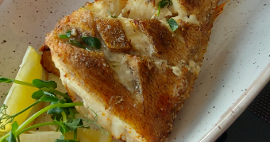 Морской окунь запеченный