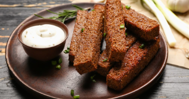 Грінки з часниковим соусом