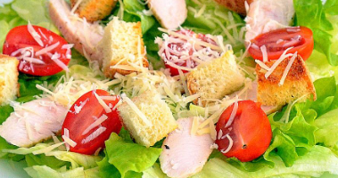 Салат Цезарь классический с курицей